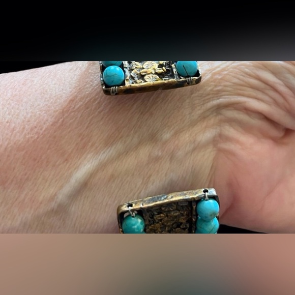 Boutique 2Pc Stunning Turquoise Ring & Bracelet Set - Picture 6 of 7